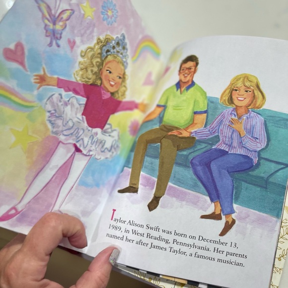 Taylor Swift Little Golden Book - Picture 4 of 5